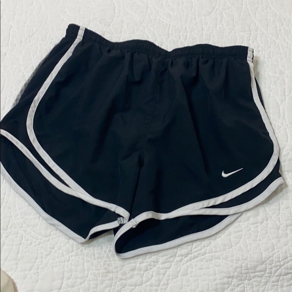 Nike shorts - Picture 2 of 2